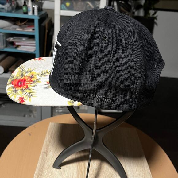 Toby Mac TM Hawaiian Floral Snapback Hat - Picture 2 of 11